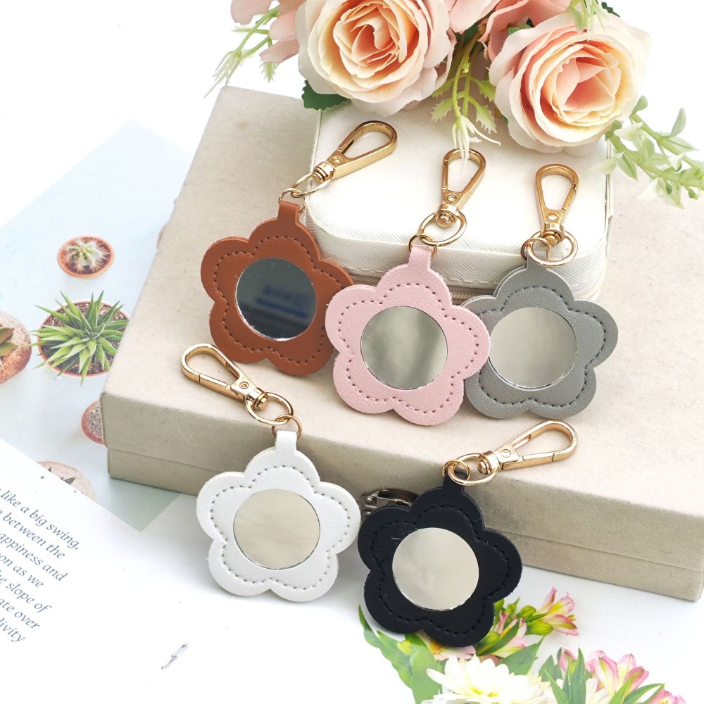 Flower Petal Shaped Mirror Bag - Car Accessories Mirror Hanging recensie en prijs